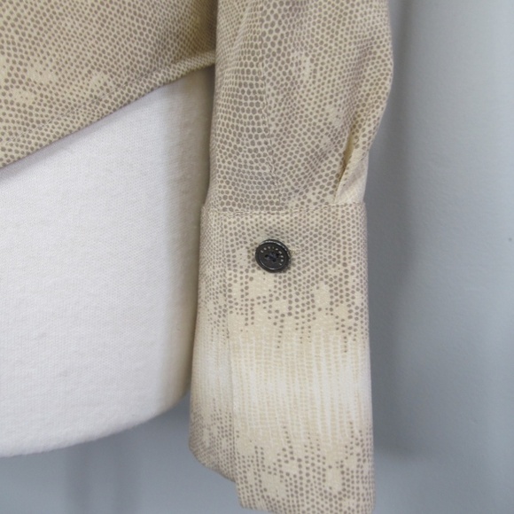 Equipment Femme 100% Silk Animal Print Buttons Up Blouse Women's Size Small - Picture 10 of 13